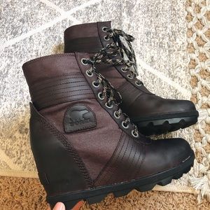 Sorel Lexie Wedge Bootie Burgundy 8.5